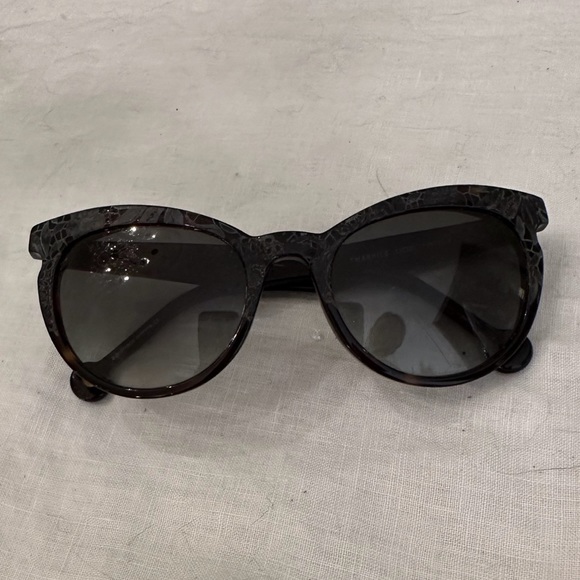 ett:twa Accessories - Urban Outfitters ett:twa Black Floral Cat Eye Sunglasses